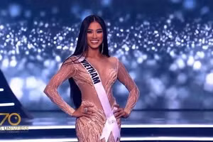 Kim Duyên tỏa sáng tại bán kết Miss Universe 2021