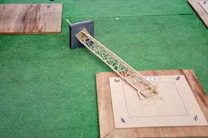 Cuộc thi kỳ lạ: Làm tháp bằng tăm để chống động đất