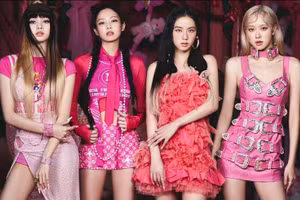 BLACKPINK nhảy 'See tình' khiến fan reo hò không ngớt
