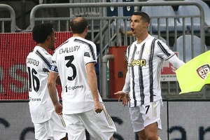 Ronaldo lập hat-trick chỉ trong hơn 20 phút đem về chiến thắng quan trọng cho Juventus. (Ảnh: Getty).