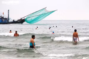 Đà Nẵng dự kiến cho dân tắm biển, mở lại nhà hàng từ 11/9