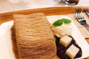 Độc lạ món kem nhìn như những sợi mì hảo hạng trong khách sạn 5 sao