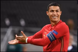 Siêu sao Ronaldo “xô đổ” hàng loạt kỷ lục “vô tiền khoáng hậu”
