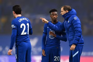 HLV Tuchel ra mắt không suôn sẻ. 