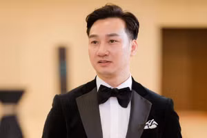 MC Thành Trung trắng đêm tìm người quen trong vụ cháy chung cư mini ở Hà Nội