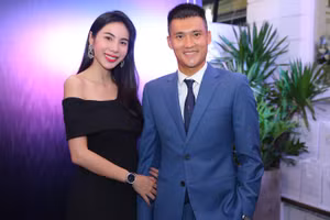 Vợ chồng Công Vinh - Thủy Tiên xác nhận tố cáo bà Nguyễn Phương Hằng 