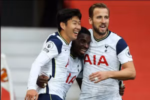 Man Utd và Liverpool thua “kinh hoàng” ở vòng 4 giải Ngoại hạng Anh