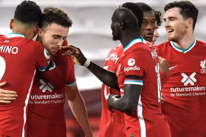  Liverpool giành chiến thắng 3-0 trước Leicester.