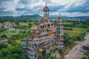 Người nông dân chi hơn 2 triệu USD xây một trong những tòa nhà kỳ lạ nhất Trung Quốc