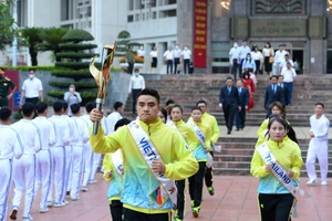 Trang trọng lễ xin lửa SEA Games 31 tại Bảo tàng Hồ Chí Minh