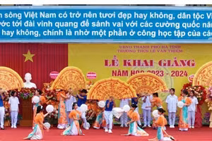 Lễ khai giảng năm học 2023-2024 tại Trường THCS Lê Văn Thiêm.