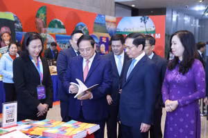 Thủ tướng dự phiên họp toàn thể về ngoại giao kinh tế tại Hội nghị Ngoại giao 