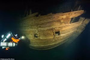 "Tàu ma" bỗng xuất hiện nguyên vẹn sau 400 năm bị biển Baltic nuốt chửng