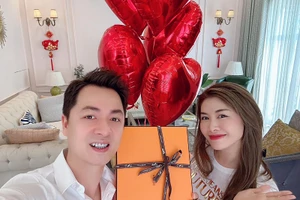 Sao Việt khoe quà Valentine sang xịn hết nấc