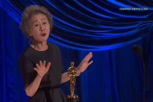 Tổng thống Hàn Quốc khen ngợi giải Ocsar của nữ diễn viên Youn Yuh Jung