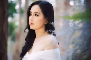 Hoa hậu Mai Phương Thúy xuất hiện như 'thần tiên tỷ tỷ' tại đám cưới Midu