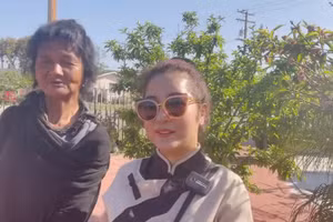 Thúy Nga và nữ ca sĩ Kim Ngân.