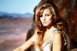 'Biểu tượng sex' Raquel Welch qua đời 