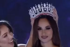 Hoa hậu Mexico gây tranh cãi khi trao nhầm vương miện