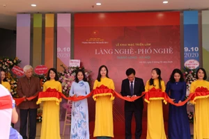  Khai mạc triển lãm “Làng nghề, phố nghề Thăng Long - Hà Nội”