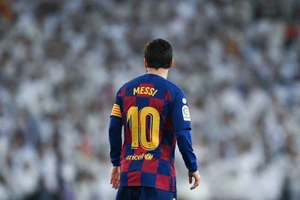 Messi sắp xô đổ kỷ lục “vô tiền khoáng hậu” của Xavi, Giggs và “vua bóng đá” Pele