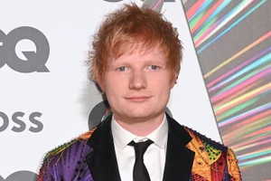 Ed Sheeran mắc Covid-19.