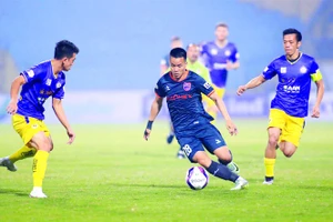 LS V-League 2021 đang vui bỗng “đứt dây đàn” vì dịch COVID-19. Ảnh: Anh Tú