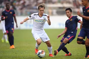 Kiatisak dẫn HAGL xuống núi “đấu” Sài Gòn, tân binh Bình Định “thăm” xứ Nghệ