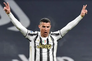 Ronaldo đã ghi bàn thắng thứ 757 và 758 trong sự nghiệp. 