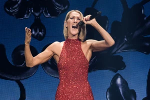 Celine Dion đã phải hủy lưu diễn vì "chứng co thắt cơ nghiêm trọng và dai dẳng".