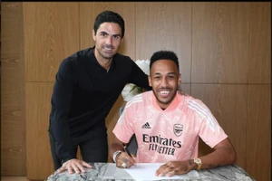 Bản hợp đồng của Aubameyang có thời hạn 3 năm hưởng lương 350.000 bảng mỗi tuần. 