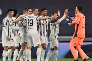 Thắng dễ Lazio, Juventus "phả hơi nóng" vào AC Milan và Inter Milan