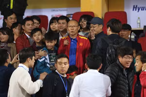 V-League sắp trở lại: Thầy Park tuyển quân đấu Malaysia