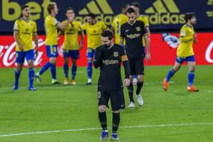 Messi và đồng đội thua “muối mặt” trước tân binh Cadiz