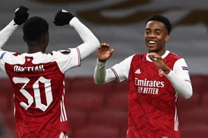 Arsenal có chiến thắng 3-0 trước Dundalk.