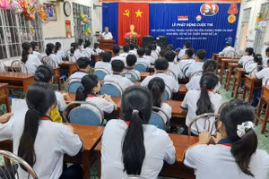 Ông Tạ Đức Hùng, HT trường THCS Võ Thị Sáu, TP Cà Mau phát động cuộc thi sáng ngày 28/9/2020.