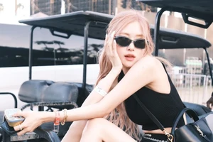 5 món đồ giá rẻ luôn có trong túi xách của Rosé (BLACKPINK)