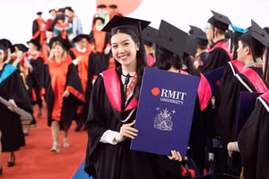 Á hậu Thúy Vân kể hành trình đi học sau khi lấy chồng, sinh con 