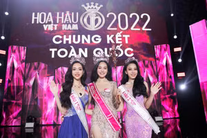 Clip: Khoảnh khắc Huỳnh Thị Thanh Thủy đăng quang Hoa hậu Việt Nam 2022