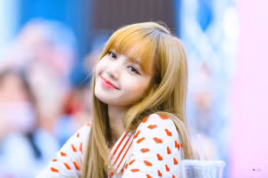 Lisa của BLACKPINK sẽ ra mắt solo vào tháng 6?