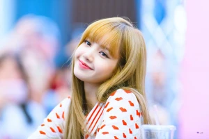 Lisa của BLACKPINK sẽ ra mắt solo vào tháng 6?