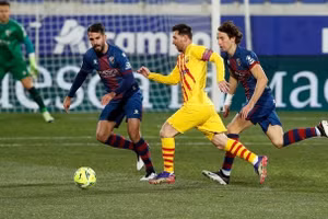 Messi đang trên hành trình xô đổ kỷ lục của huyền thoại Xavi về số lần ra sân trong màu áo Barca.