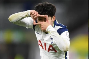 Sao Hàn Quốc toả sáng, Tottenham giành trọn 3 điểm