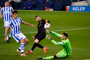 Barca chưa dám làm quen với cuộc sống không có Messi. Ảnh: Reuters.