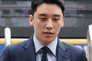 Seungri bị kết án 18 tháng tù giam với 9 tội danh.