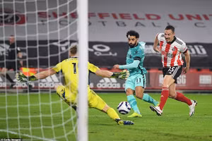 Kết quả Ngoại Hạng Anh: Thắng đội bét bảng, Liverpool trở lại đua top 4