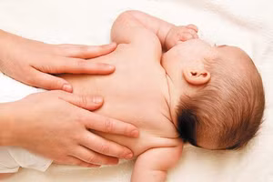 Kỳ lạ: Em bé sinh ra có... đuôi dài 12 cm