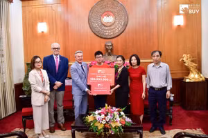 Giảng viên quốc tế tại BUV: Tình yêu Việt Nam sáng lên giữa mùa dịch