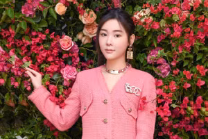 Hàng nghìn người tiễn đưa cố người mẫu Thái Thiên Phượng