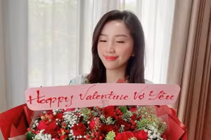 MC Quyền Linh, đạo diễn Khải Anh và loạt sao Việt khoe ảnh tình tứ ngày Lễ tình nhân